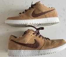 Note Manchester X Nike SB Dunk Low in & Sz13 Removable Swish 3