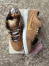 Nike SB — Nike SB Dunk Low Pro QS ‘Note Manchester’. ’s Size 8.5/ 10. — Sneaker — resale