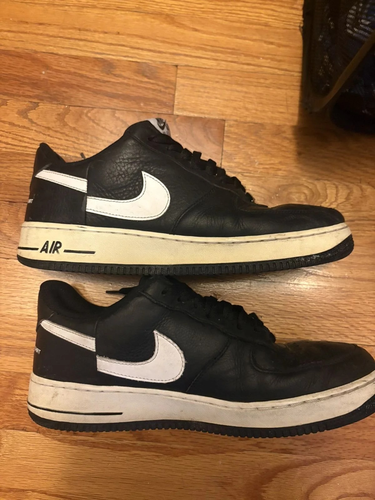 Supreme — AF1 Low Supreme X CDG — Sneaker — resale
