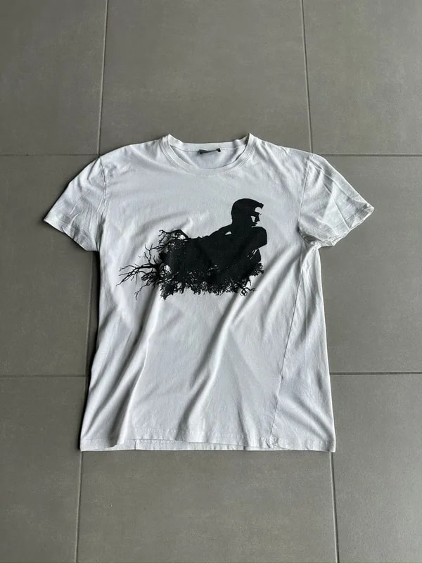 Dior — Homme Boy in the T-shirt — streetwear — resale