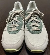 Asics — Asics Gel-Lyte III OG Light / : Size 10 in Excellent Condition. — Sneaker — resale