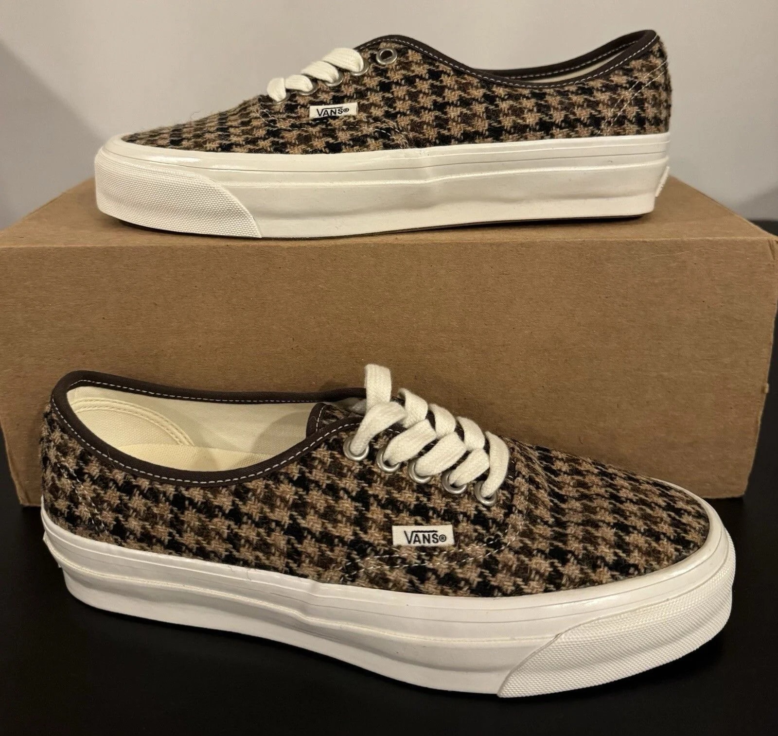 VANS — Size 7.5 - Vans LX Authentic 44 Harris — Sneaker — resale