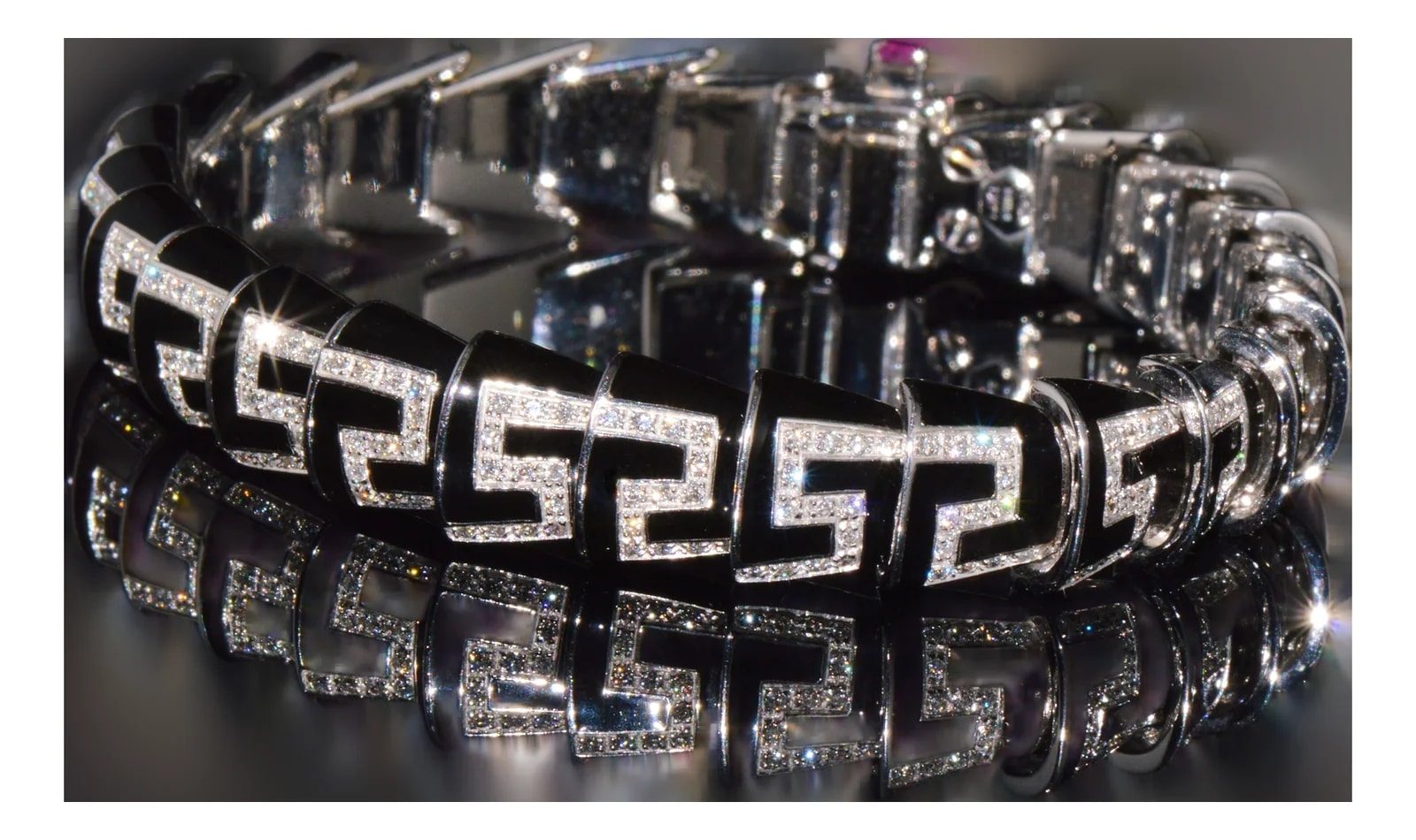 Roberto Coin — Late 20th Century Authentic Roberto Coin Cobra 1.78ct & Enamel in Solid 18k White Gold — Jewelry — resale