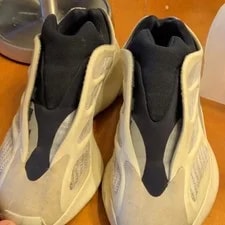 Yeezy 700 V3 Needs Cleaned 3