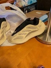 Yeezy 700 V3 Needs Cleaned 4