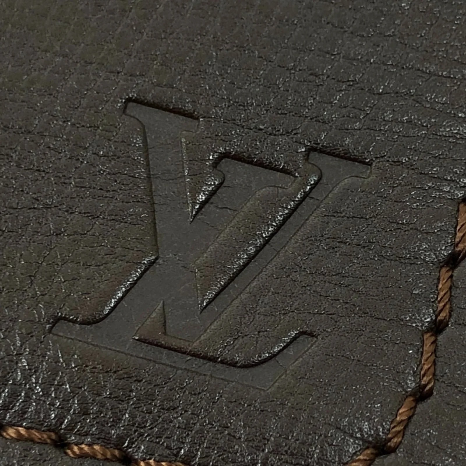 Louis Vuitton Utah Pochette 4