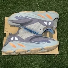 Yeezy — Addias Yeezy Boost 700 — Sneaker — resale
