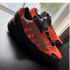 Yeezy — Yeezy 700 Size 13.5 . Super Duper Shoe. — Sneaker — resale
