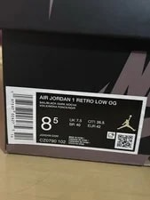 Air Jordan 1 Retro Low OG Size 8.5 US With Original Box CZ0790-102 2