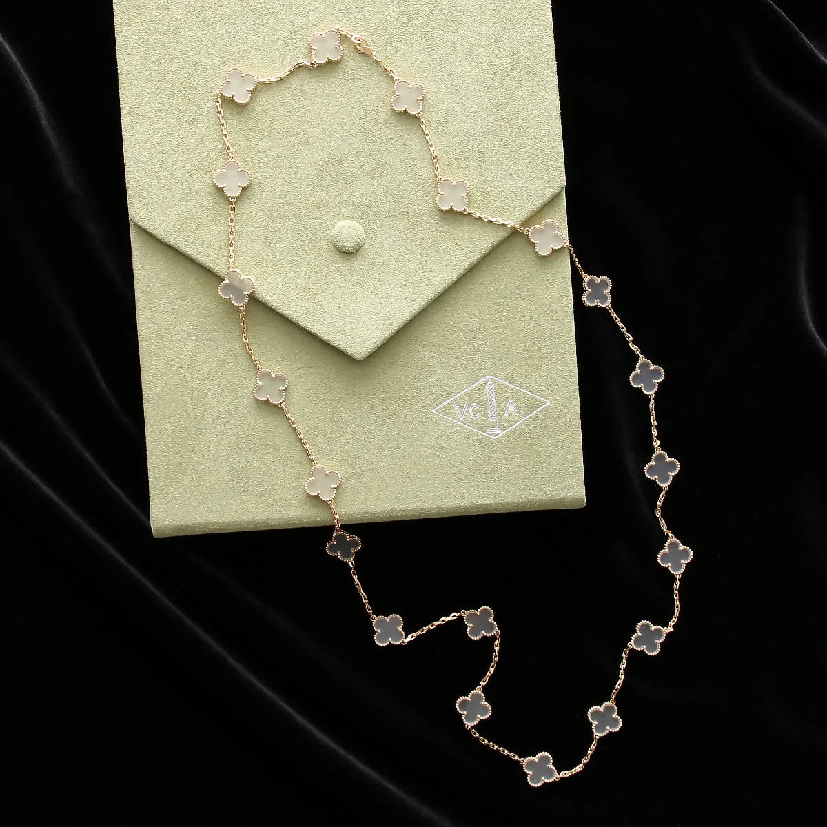 Van Cleef & Arpels 18K Yellow Gold Rock 20-Motif Alhambra 2