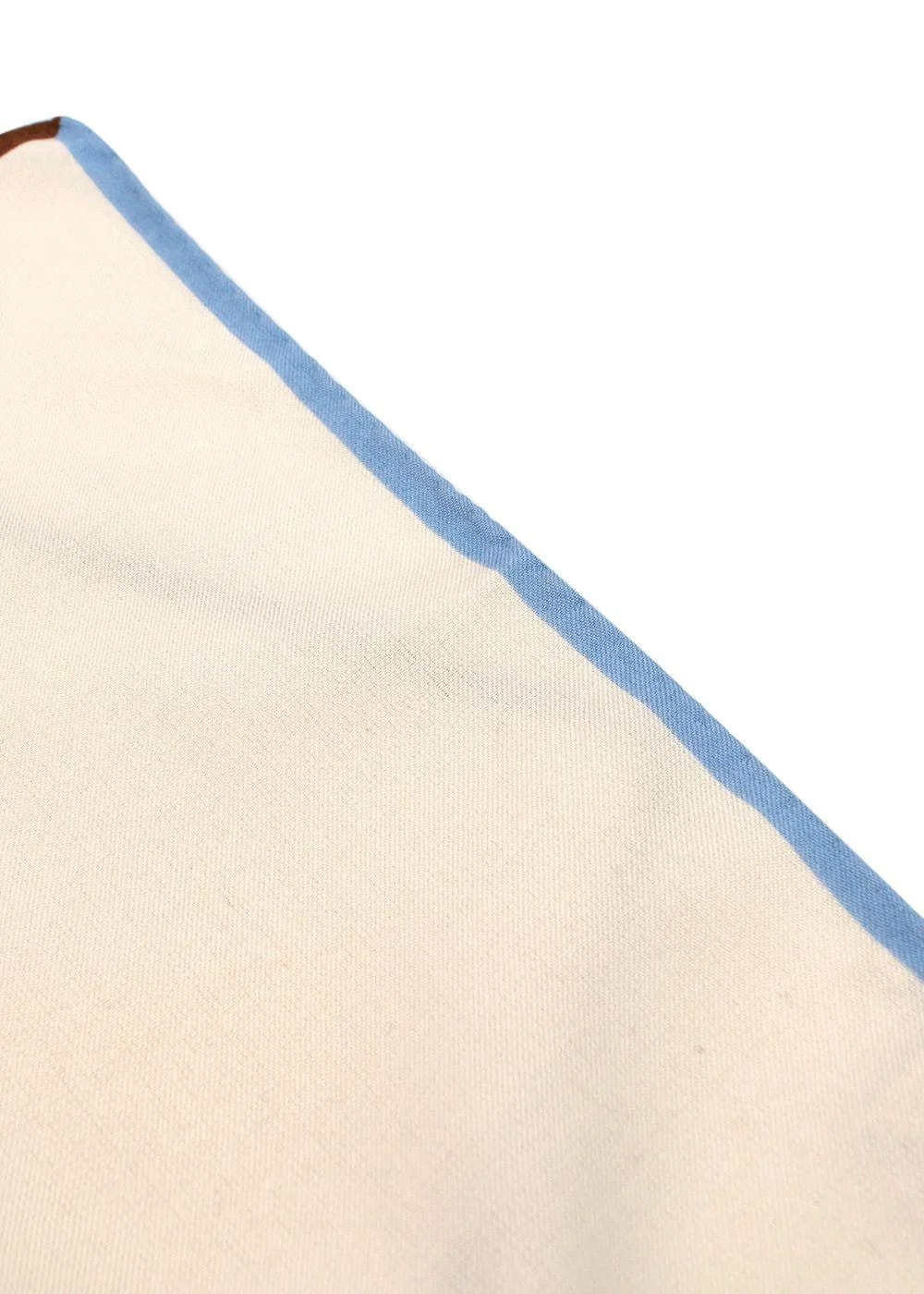 Roda and Pocket Square 3
