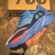 Adidas Yeezy Boost 700 Hi Res 4