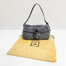 Fendi Baguette Embroidered Detail 4