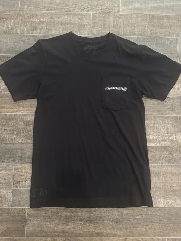 Hearts Shoulder Logo T-Shirt 4