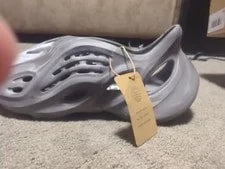 Yeezy Foamrunner MX Grantie 3