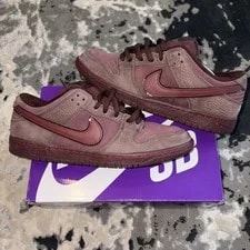 Nike SB — Nike SB Dunk Low City of Love Crush (FN0619-600) — Sneaker — resale