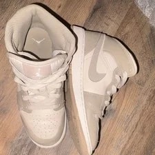 Jordan Air 1 Mid / Mid Top Lace-Up Athletic 3