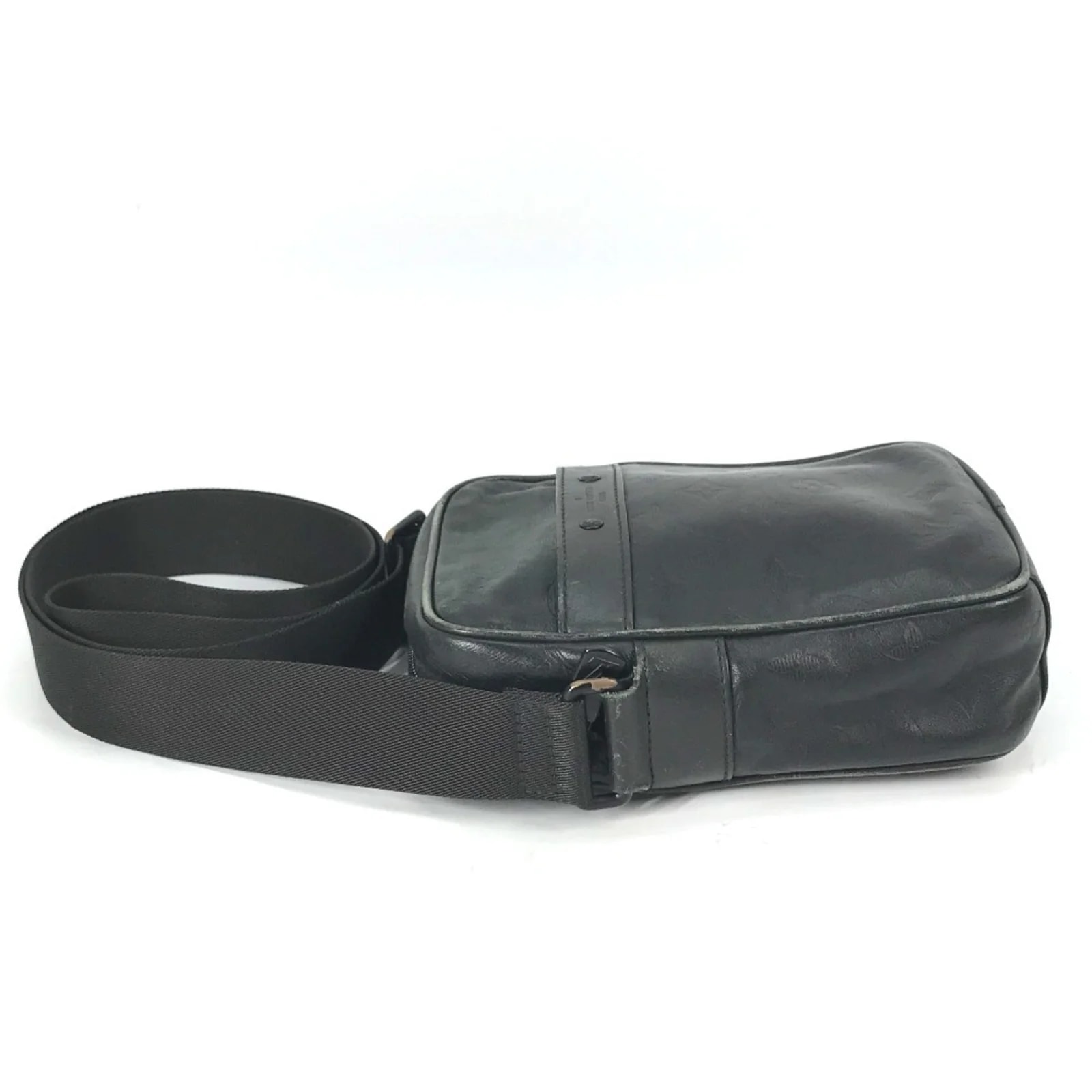 Louis Vuitton Galle Shadow Pochette 3