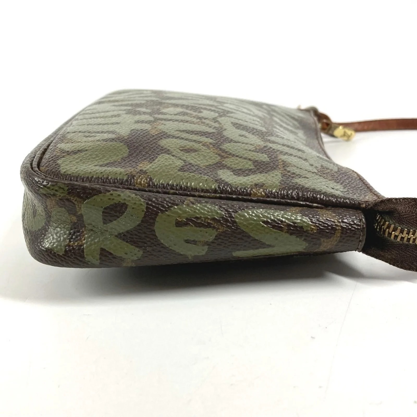 Louis Vuitton Graffiti Pochette 3