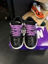 Nike SB Dunk Low Avenger Size 9, Preowned 2