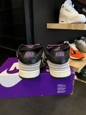 Nike SB Dunk Low Avenger Size 9, Preowned 4