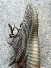 Size 8.5 ’S Yeezy 350 Boost Beluga 3