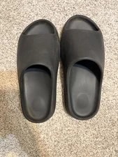 Yeezy Slide Size 9 - Great Condition 2