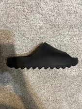 Yeezy Slide Size 9 - Great Condition 3