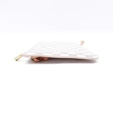 Louis Vuitton Neverfull Clutches & Wristlets T10405003 3