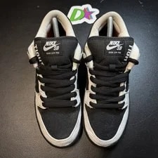 Size 8.5 - Nike SB Dunk Low Tightbooth , Clean 3