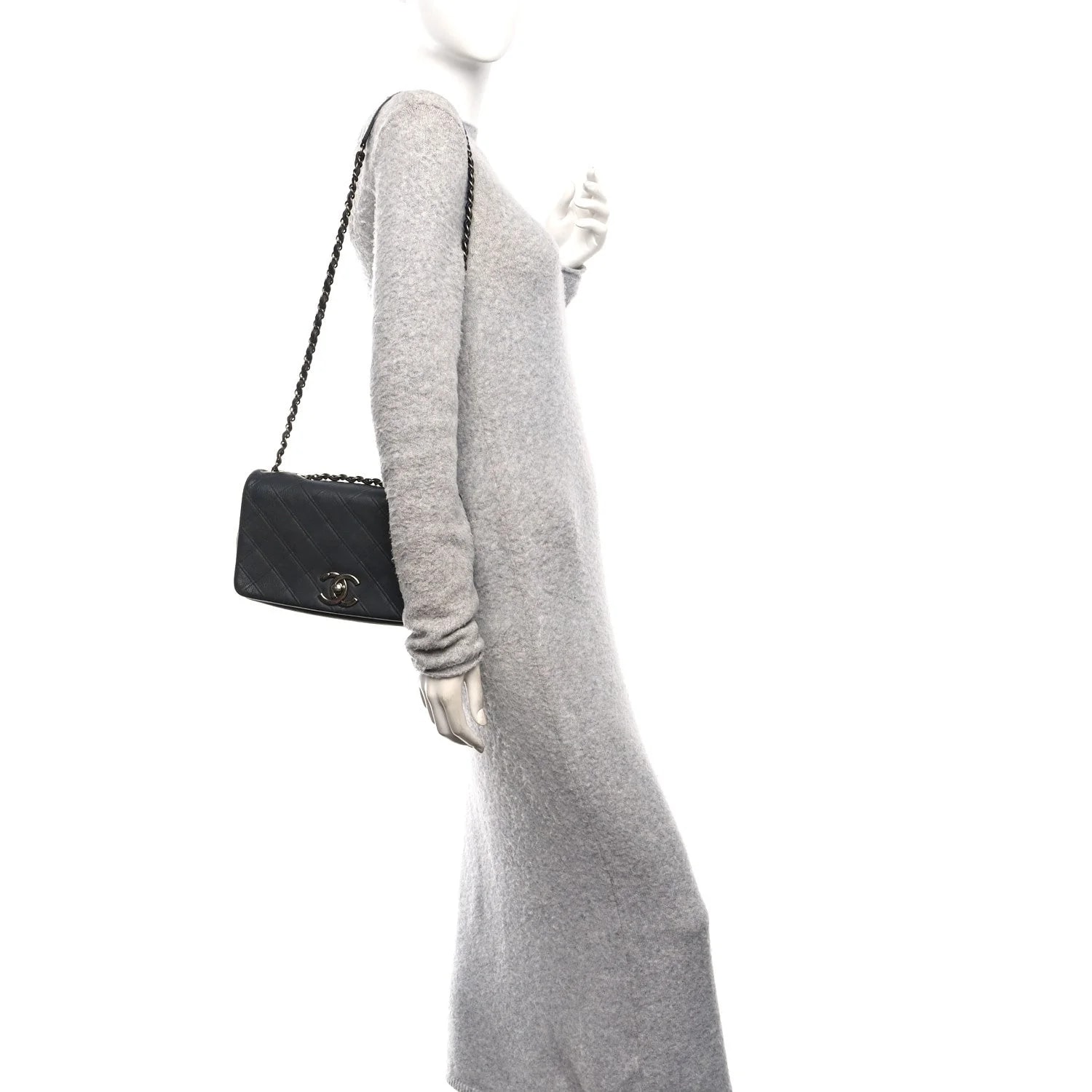 Embossed Medium New Chic Flap Dark 2