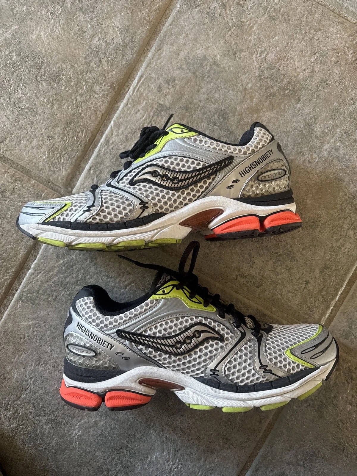 Saucony — Saucony ProGrid Triumph 4 Highsnobiety — Sneaker — resale