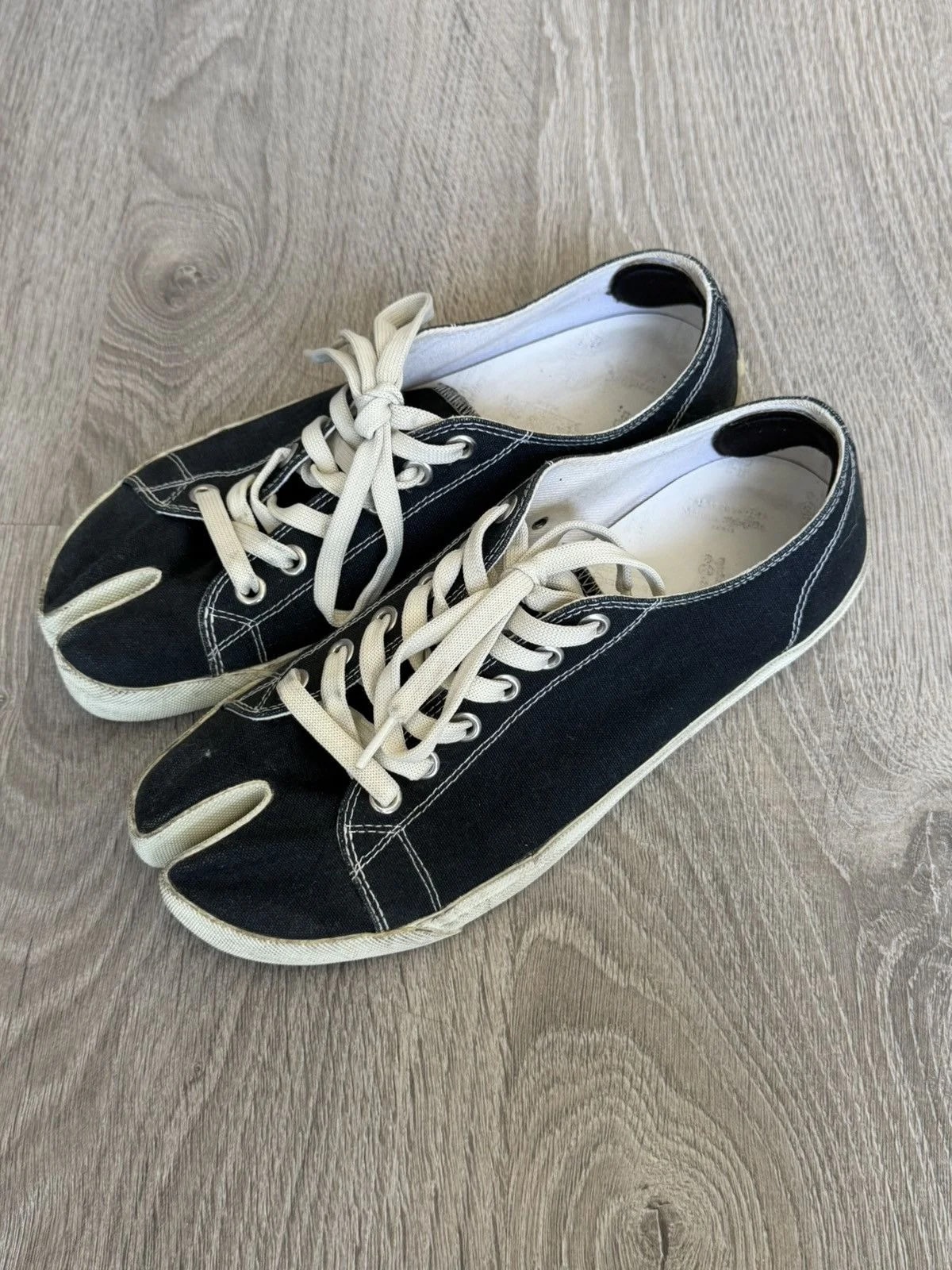 Maison Margiela — Maison Margiela Tabi Shoes — Sneaker — resale