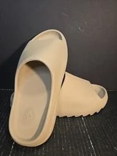 Yeezy Slide Size 13 ’S Used in Good Condition With Box. 4