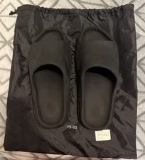 Yeezy — Yeezy Slide HQ6447 ’s Size 9 Good Condition With Box — Sneaker — resale