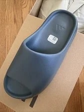Yeezy Slides Size 9 NEW IN BOX 3