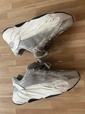 Yeezy Boost 700 V2 - 39 1/3 2