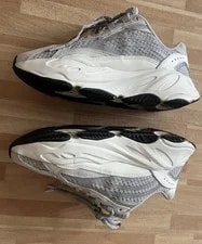 Yeezy Boost 700 V2 - 39 1/3 3