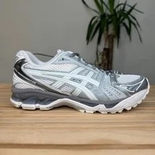 Asics — Size 7.5 - Aritzia X Asics Gel Kayano 14 de — Sneaker — resale