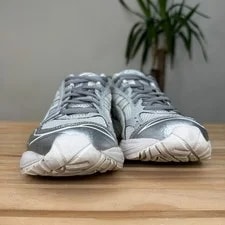 Size 7.5 - Aritzia X Asics Gel Kayano 14 de 4