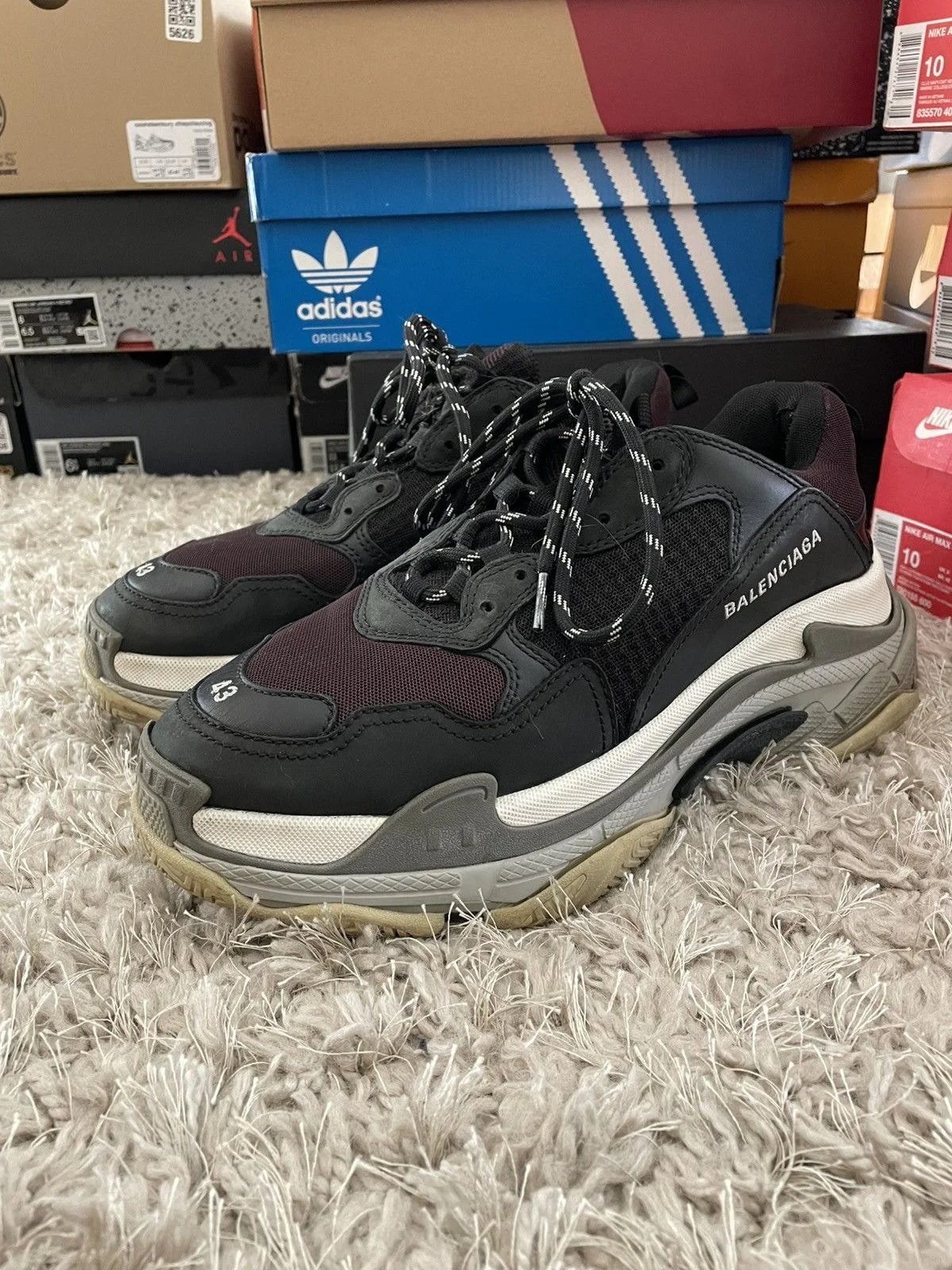 Balenciaga — Balenciaga Triple S Burgandy & — Sneaker — resale