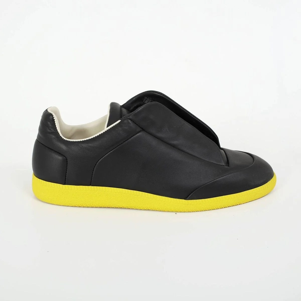 Maison Margiela — Maison Margiela Replica Future Low — Sneaker — resale