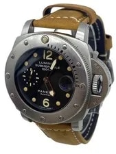 Panerai Submersible Pam243 2006 Patina on Hour Markers 2