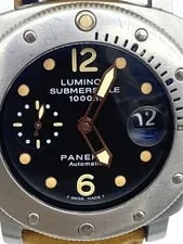 Panerai Submersible Pam243 2006 Patina on Hour Markers 3