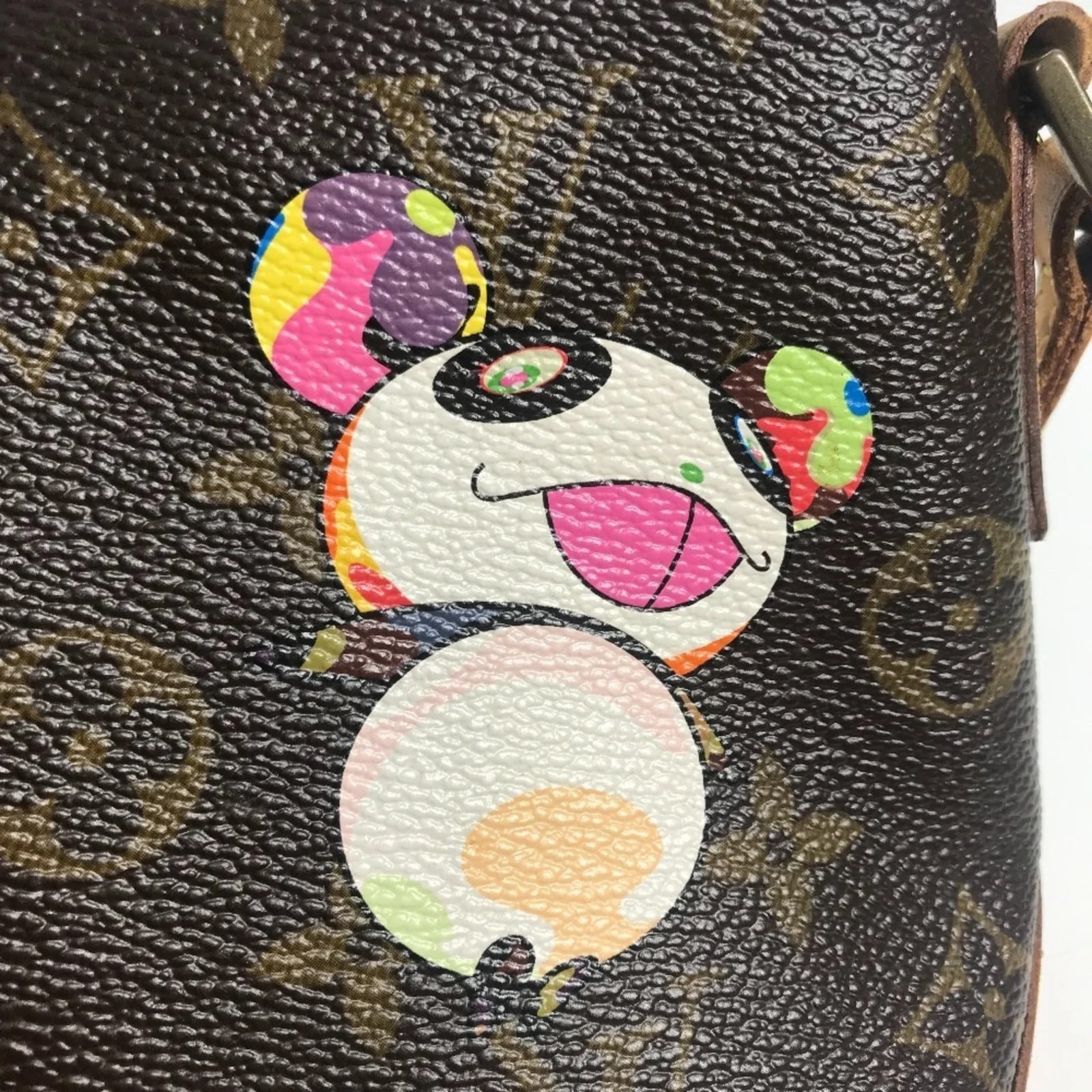 Louis Vuitton Panda -Color Pochette 3