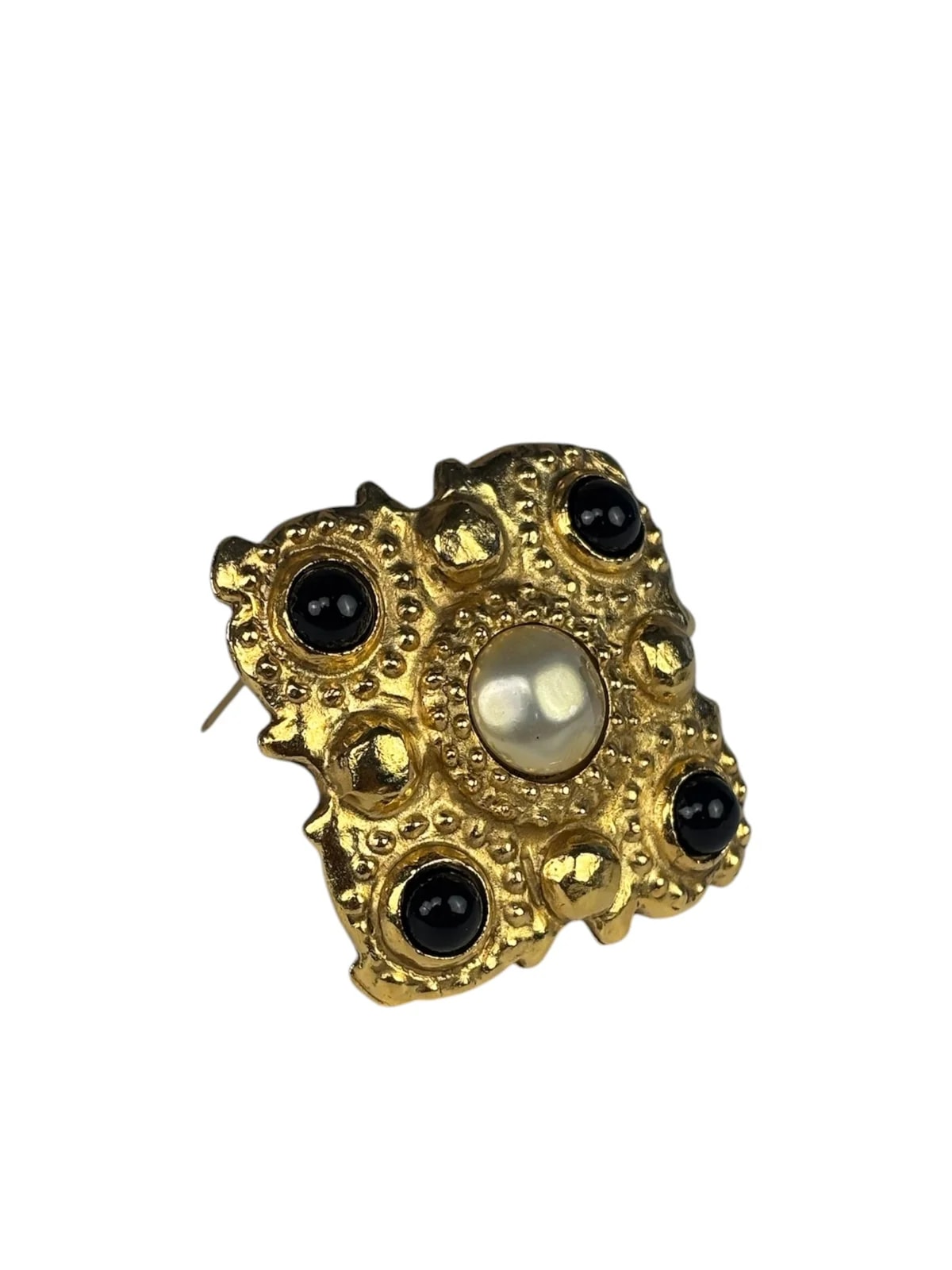 Chanel — Chanel Collection 23 Baroque-Style Brooch — Jewelry — resale