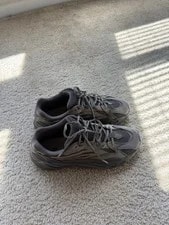 Yeezy — Yeezy Size — Sneaker — resale