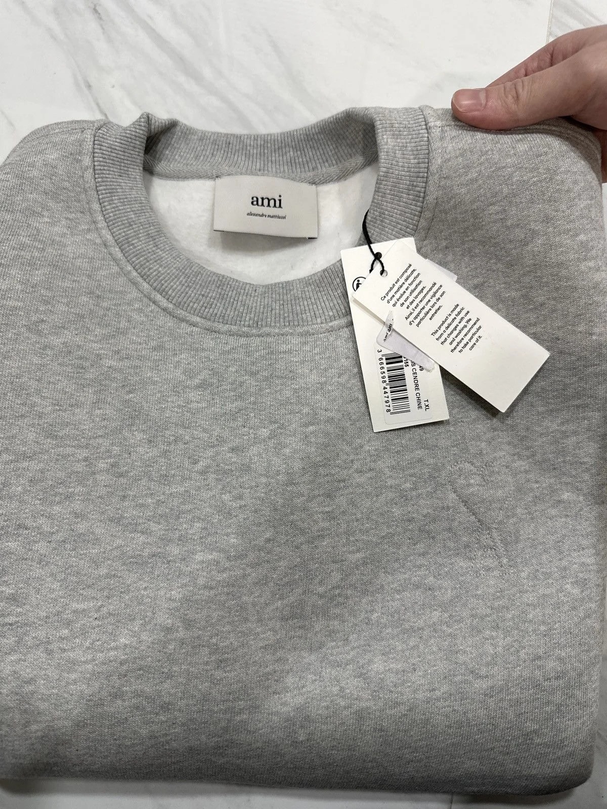 AMI Embossed logo sweatshirt crewneck 3