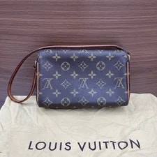 Authentic Louis Vuitton Gaston Wearable Wallet in AG Certified 2