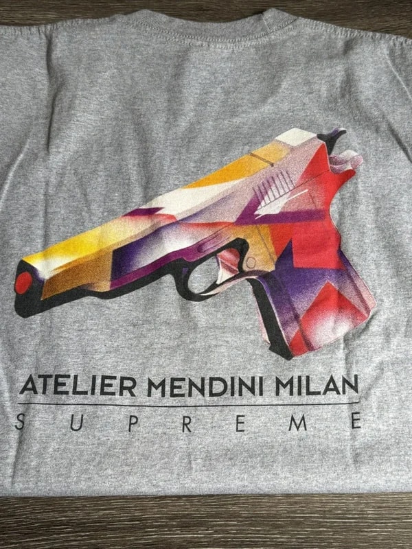 Supreme — Supreme Mendini Gun Tee Large Streetwear — streetwear — resale